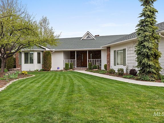 3rd image of 318 E Lake Rim Ln