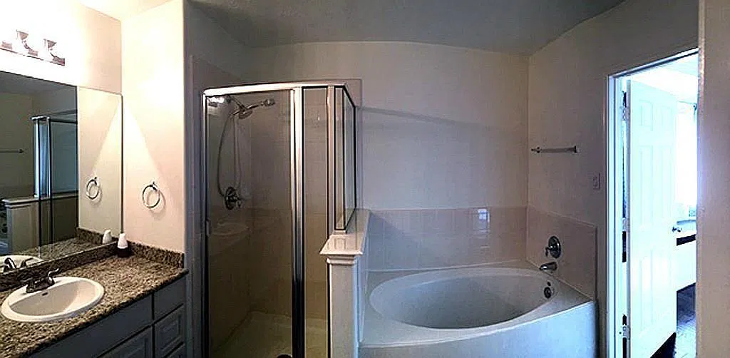 3 bed, 2.5 bath, 1668 sqft, $1,700 — Photo 2