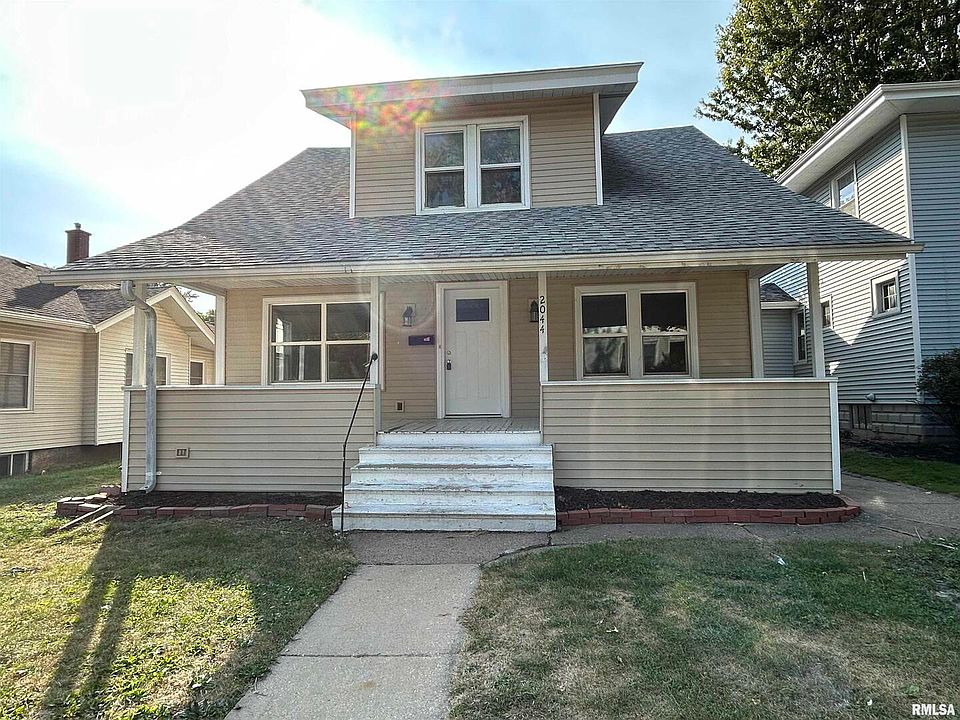 1st image of 2044 Tremont Ave
