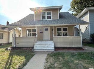 2044 Tremont Ave, Davenport, IA 52803