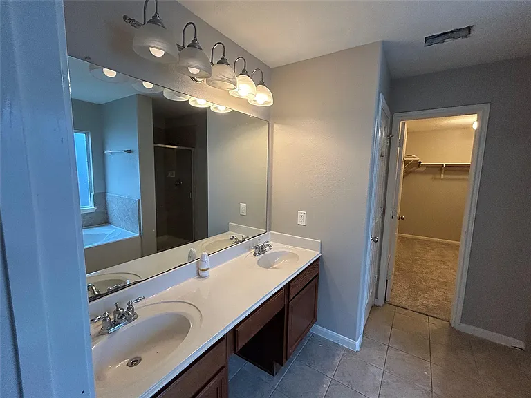 5410 Spring Oak Dr — Photo 9