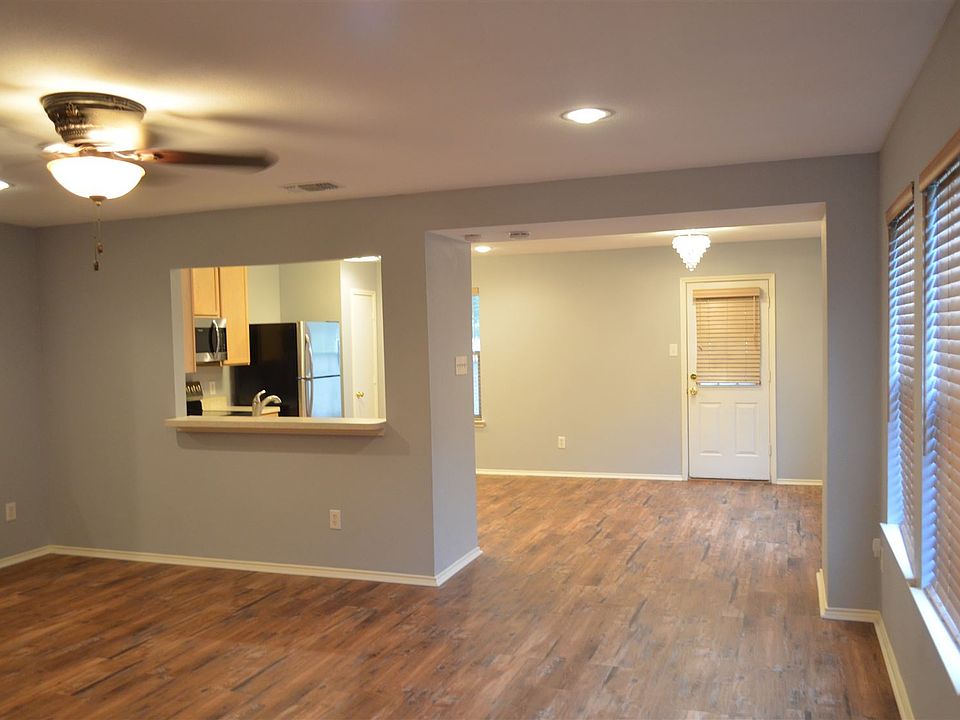 Living room to Kitchen