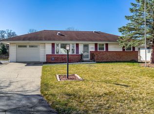 1709 Gladys Dr, Machesney Park, IL 61115