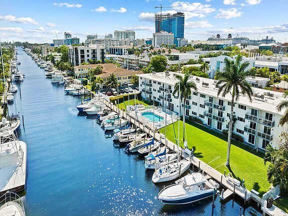 5th image of 1475 SE 15th Street #305