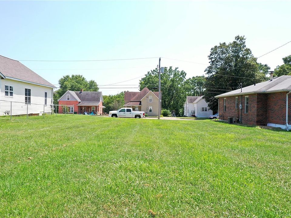 2nd image of 310 Albert St