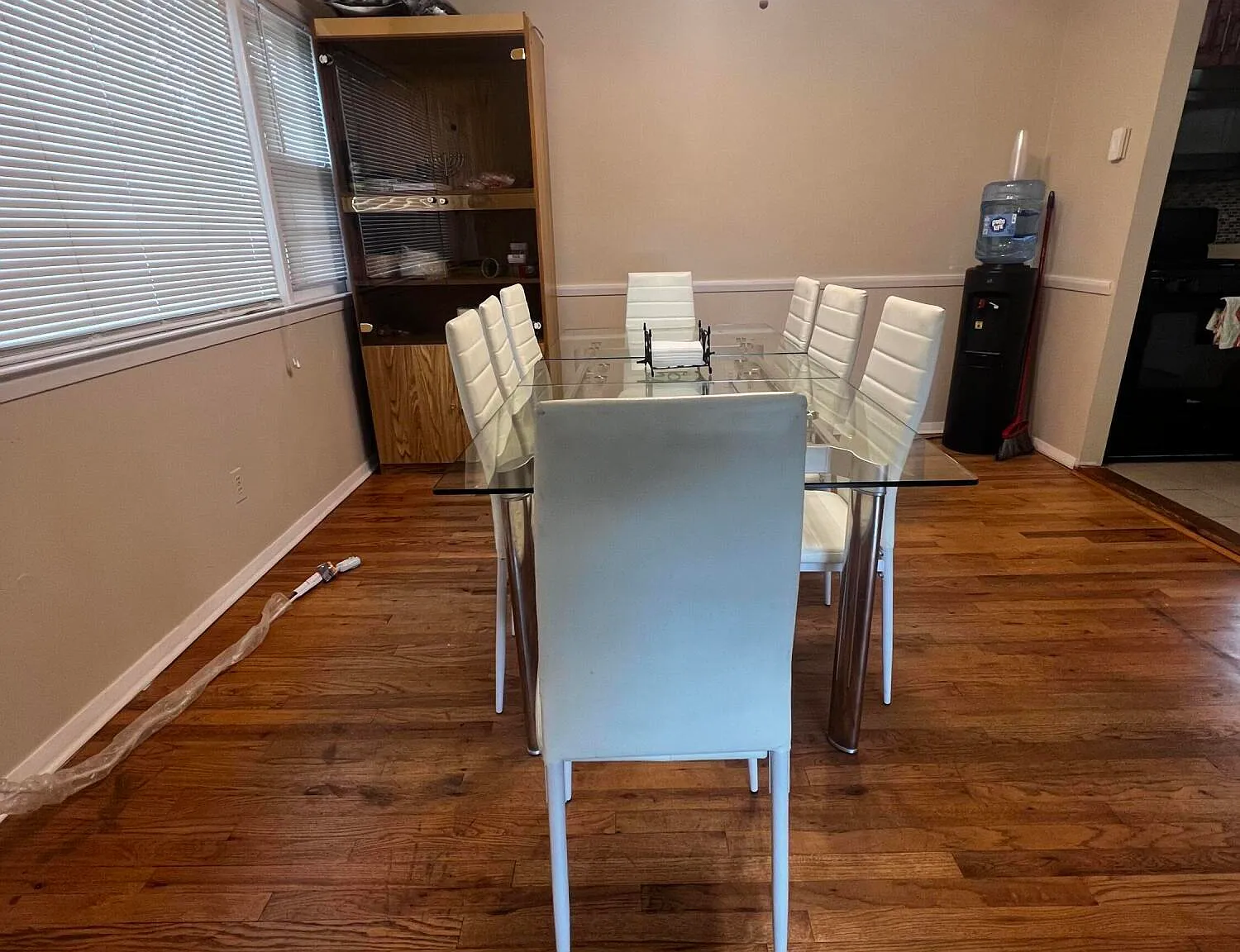 4 bed, $2,200 — Photo 3