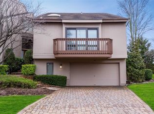 34 Clubside Dr, Woodmere, NY 11598