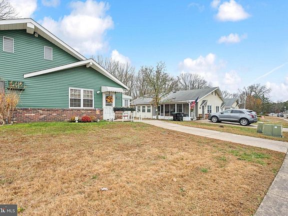 3rd image of 203 Elmtowne Blvd