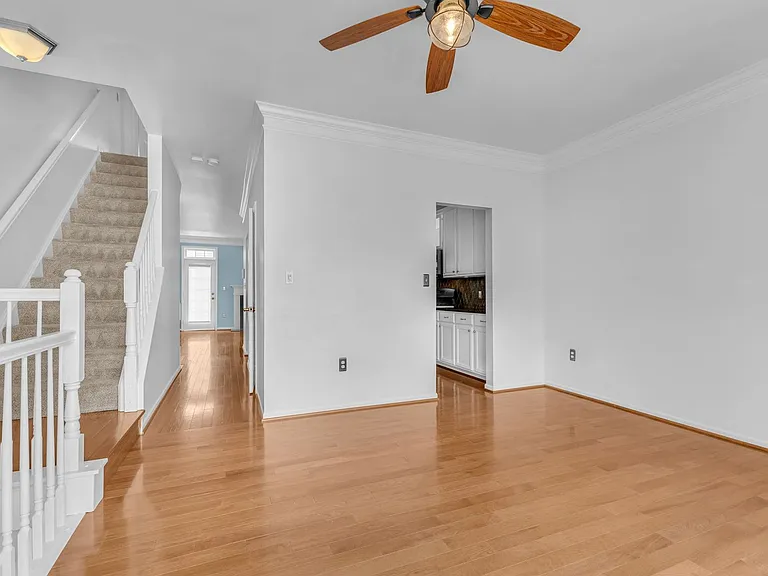 5937 Kirkcaldy Ln — Photo 20