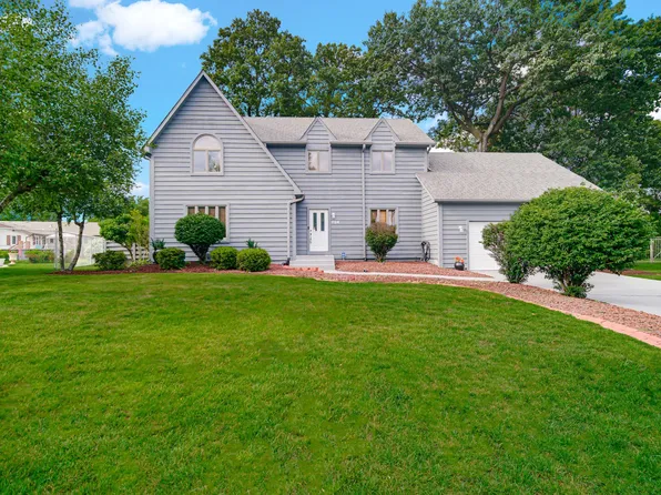 1124 Lisa Ln, Schererville, IN 46375