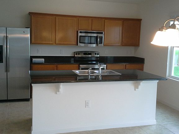 2nd image of 1587 Lexington Sq SW
