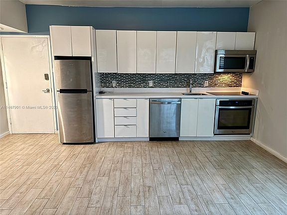 2nd image of 1611 Meridian Ave APT 108