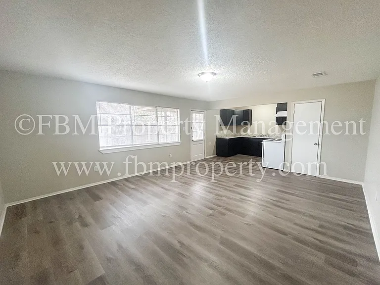 101 W Latimer St #A — Photo 5