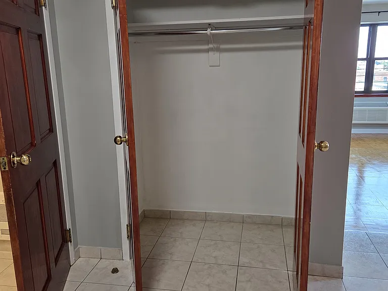 2401 Berg Ave — Photo 12