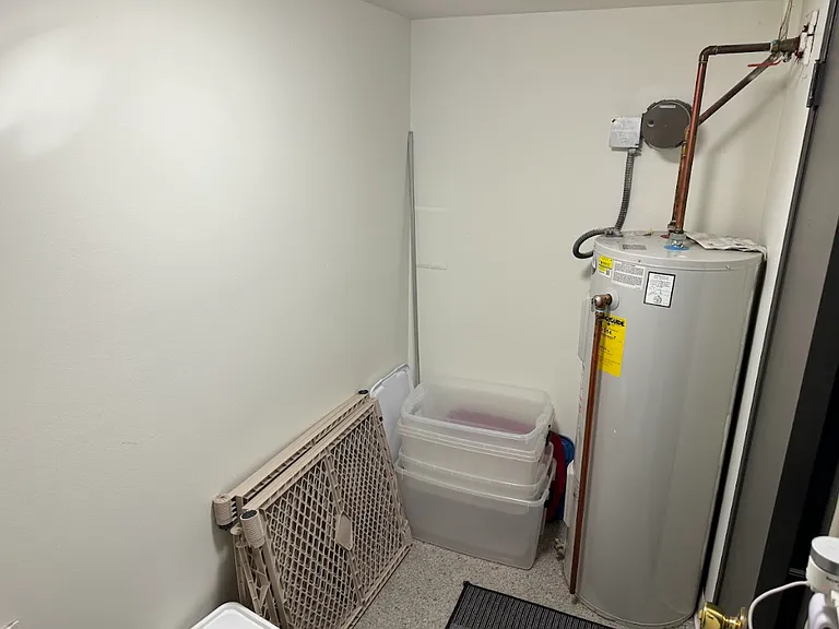712 W Huron St #203 — Photo 11