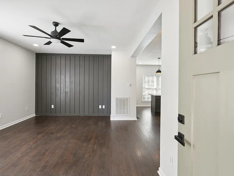 1579 Liberty Ave SE — Photo 6