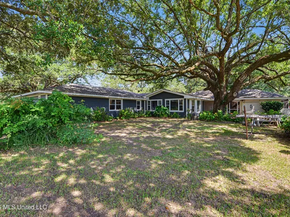 16341 Northrup Cuevas Rd, Gulfport, MS 39503