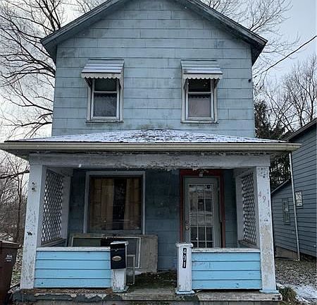 2nd image of 491 N Oakland Ave