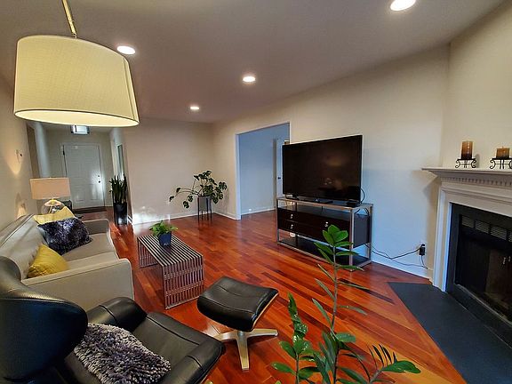 GLEAMING WOOD FLOOR  