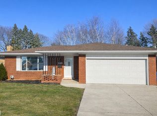 27738 Roan Ave, Warren, MI 48093