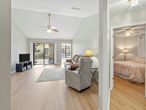 5th image of 2605 Satinwood Cir