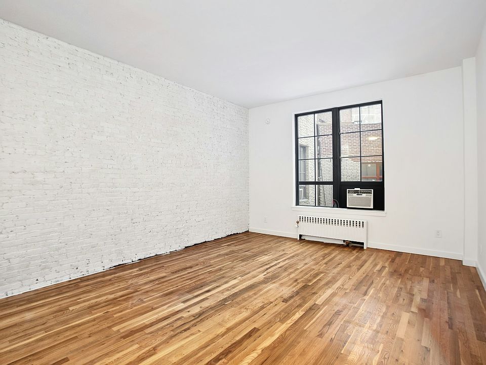 1st image of 720 Greenwich St APT 2O
