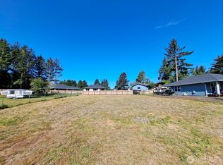 729 Wood Duck Avenue SE, Ocean Shores, WA 98569
