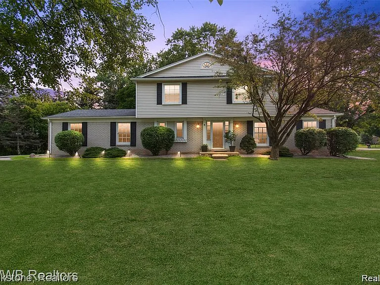165 Woodedge Dr — Photo 35