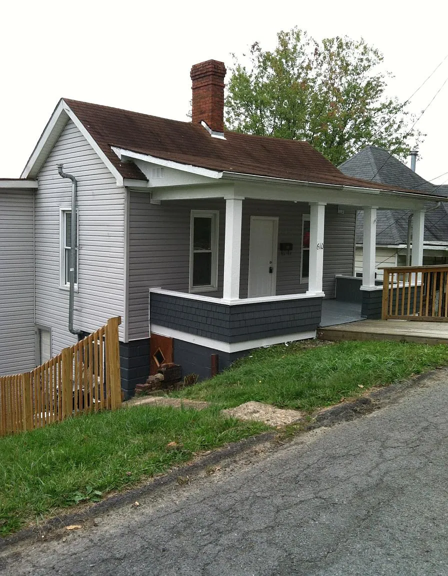 4 bed, 1365 sqft, $1,000 — Photo 1
