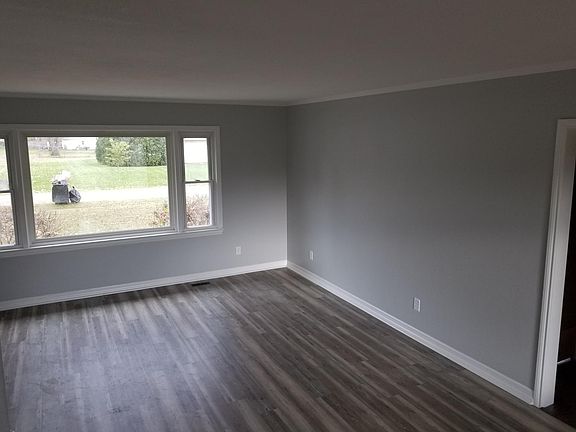 4th image of 3730 Knollcrest Rd