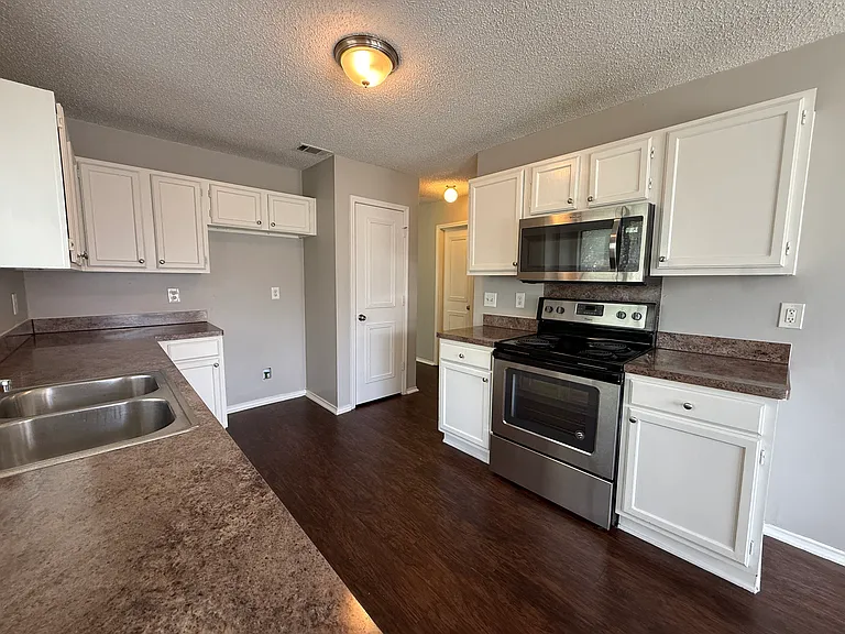 1330 Planters Rd — Photo 7
