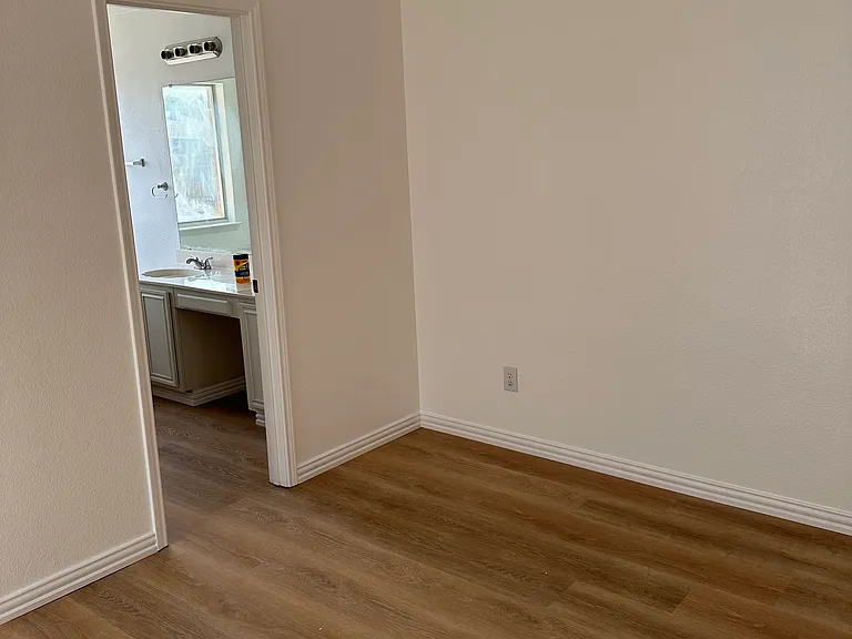 105 Wildhaven Dr — Photo 16