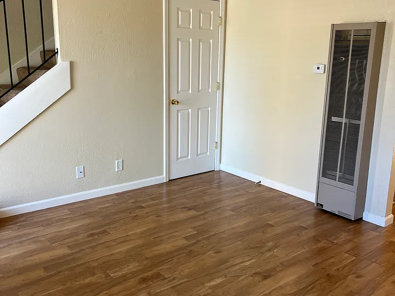 204 Talisman Dr — Photo 33