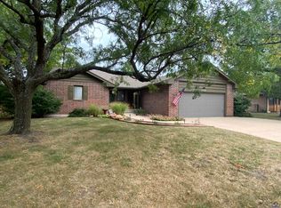 3838 SW 39th St, Topeka, KS 66610