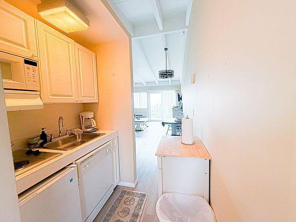 2nd image of 2166 Montauk Hwy #40