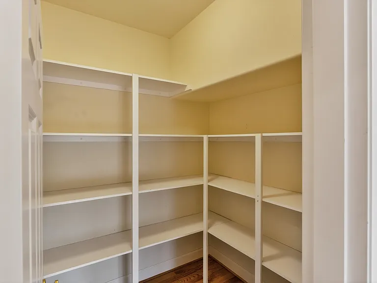 1645 SE Oak Shore Ln #1 — Photo 18
