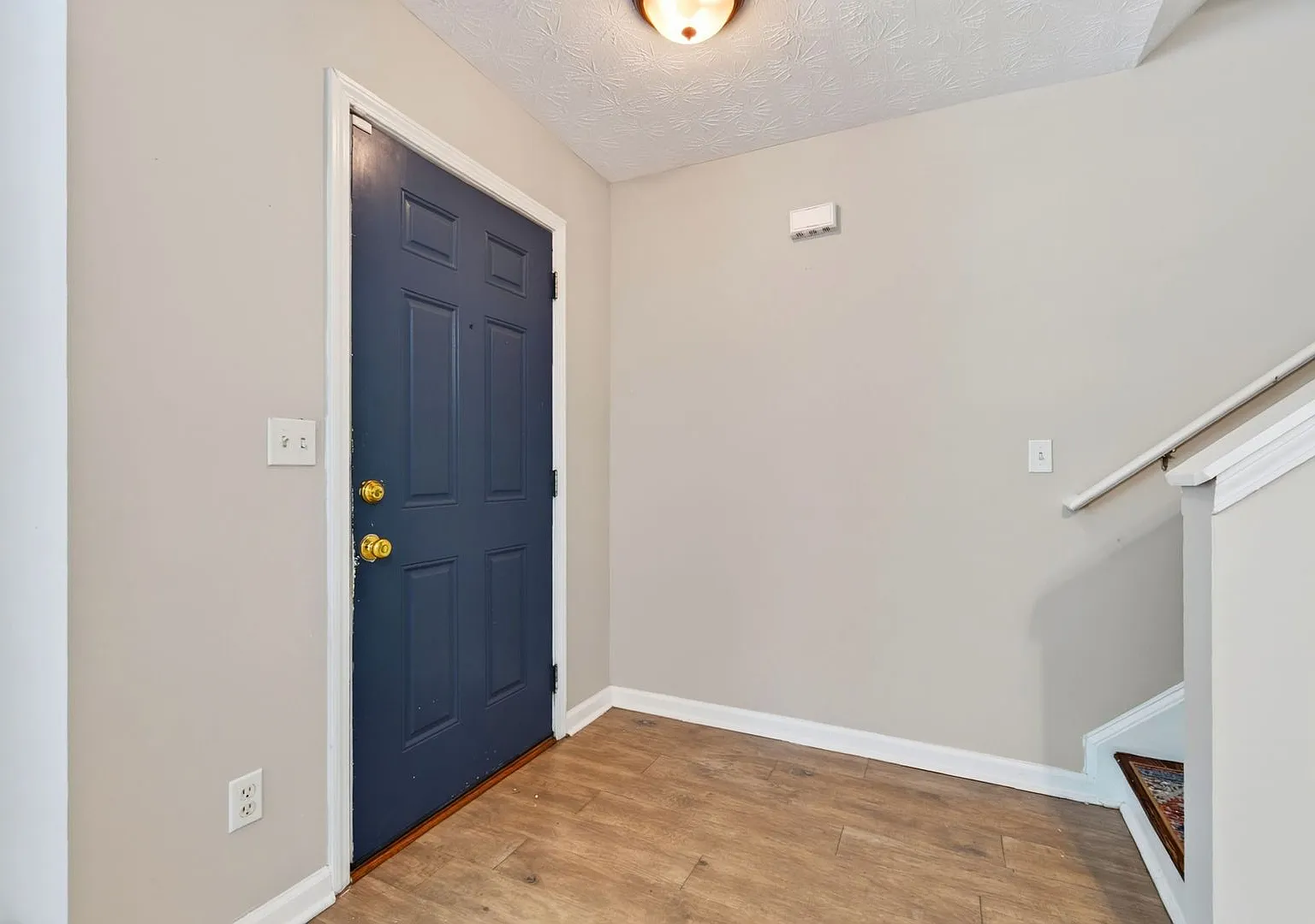 Beautiful 4 Bedroom Home for Rent in Chestnut Lake! — Photo 2