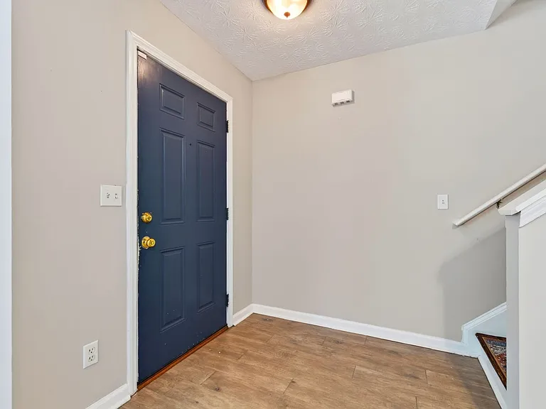 4377 Chestnut Rd — Photo 2