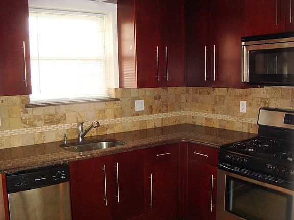 2nd image of 3027 30th St APT 5A