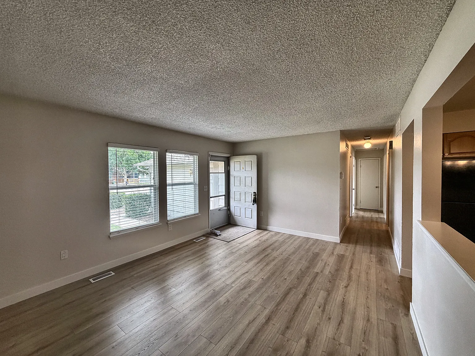 4 bed, 1920 sqft, $2,775 — Photo 3