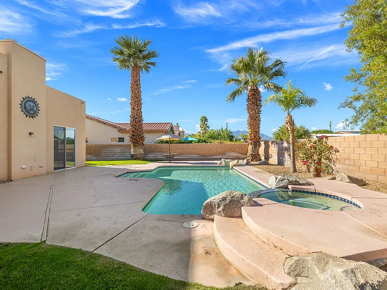 18 Tucson Cir — Photo 36