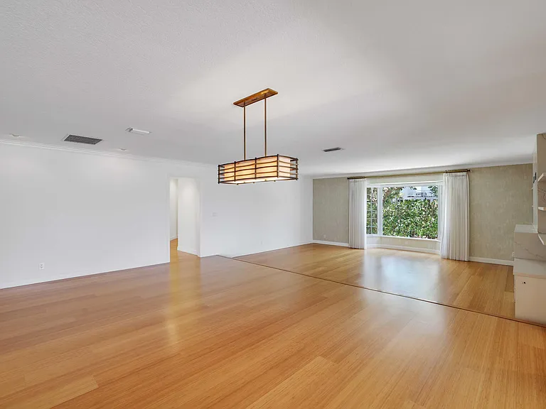 2204 Notre Dame Dr — Photo 13