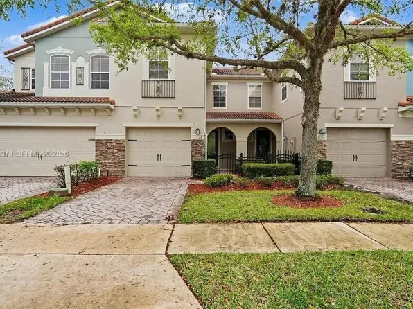 16 Canterbury Bell Dr, Oviedo, FL 32765