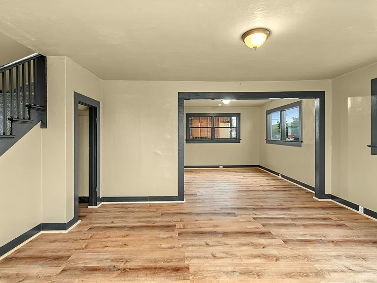 121 N D St — Photo 3