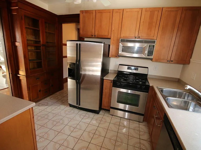 1012 Laurel Ave #2 — Photo 1