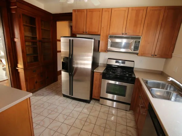 1012 Laurel Ave #2, Saint Paul, MN 55104