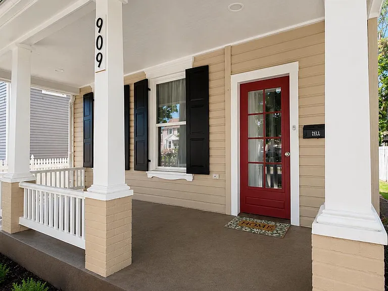 909 Corbett St — Photo 4