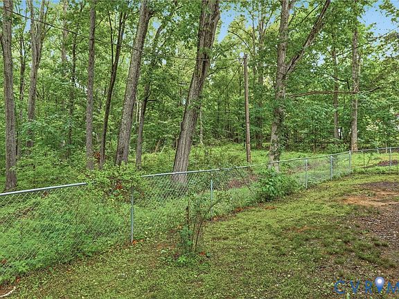 3rd image of 2914 Janet Ln