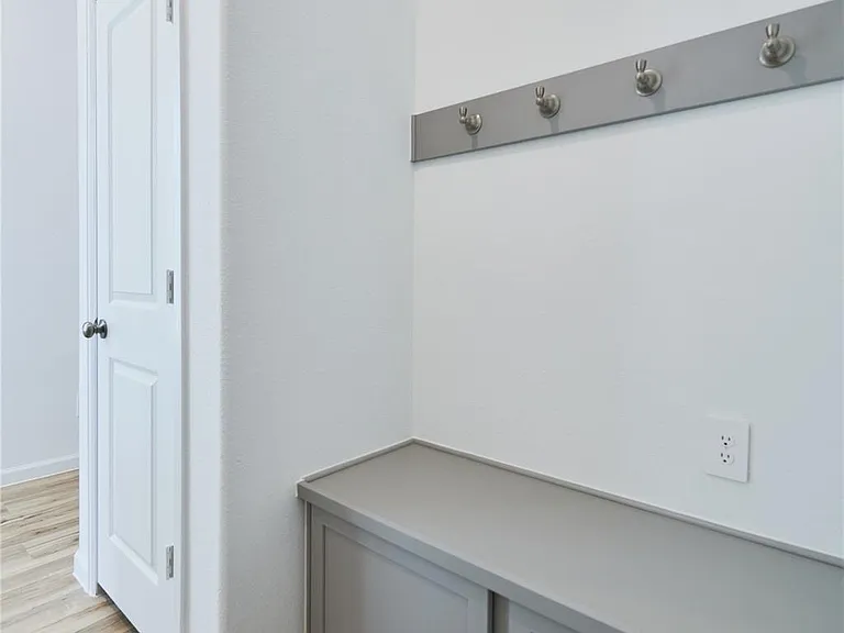 665 Royal Arch Dr — Photo 35