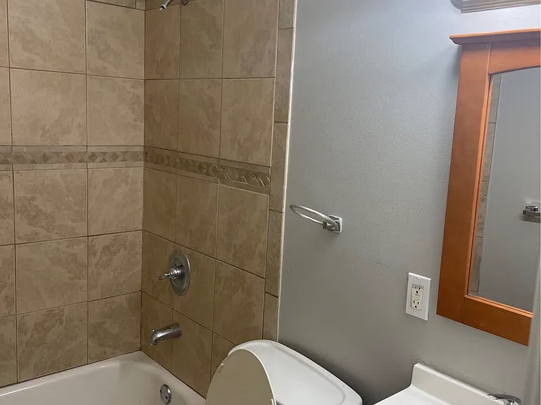 3500 Kings Dr — Photo 7